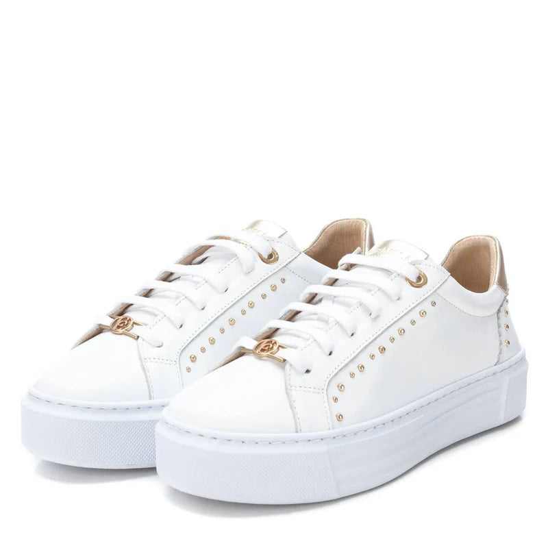 Carmela 161762 White Pumps