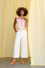 Load image into Gallery viewer, CULTURE CUCLARA CROPPED PANTS WHITE
