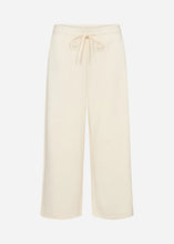 Load image into Gallery viewer, SOYA CONCEPT SC BANU 26 CREAM CROP TROUSERS
