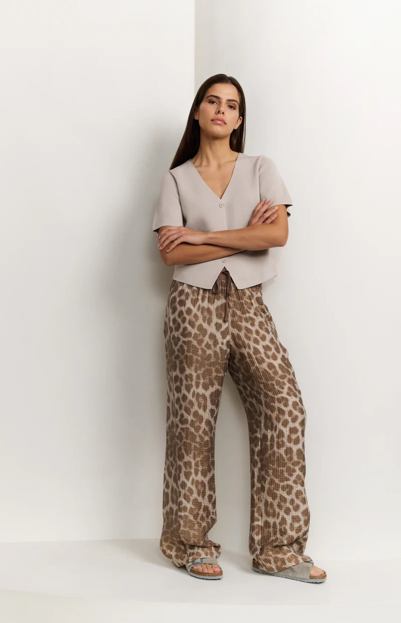 Yaya 01-301207-507 Airy leopard print trousers