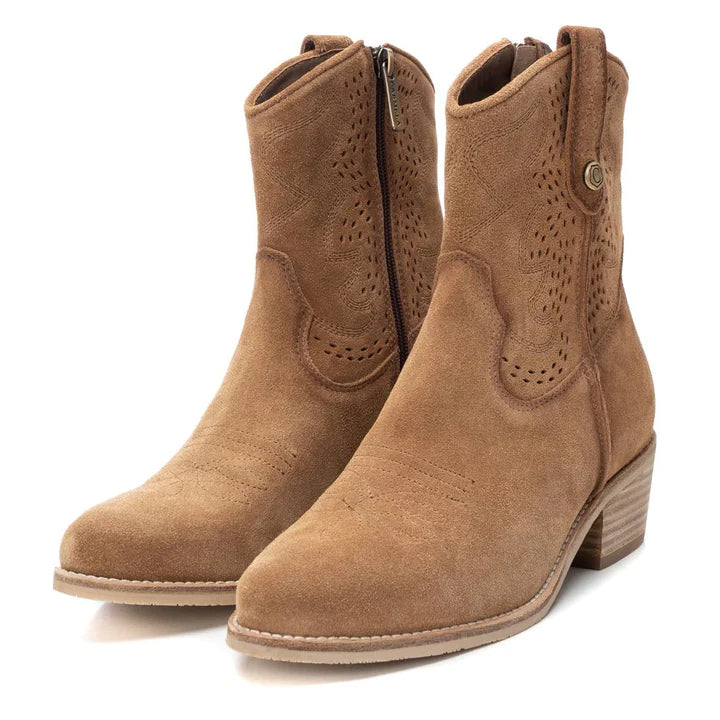 Carmela 161370 Cowboy Boot Taupe