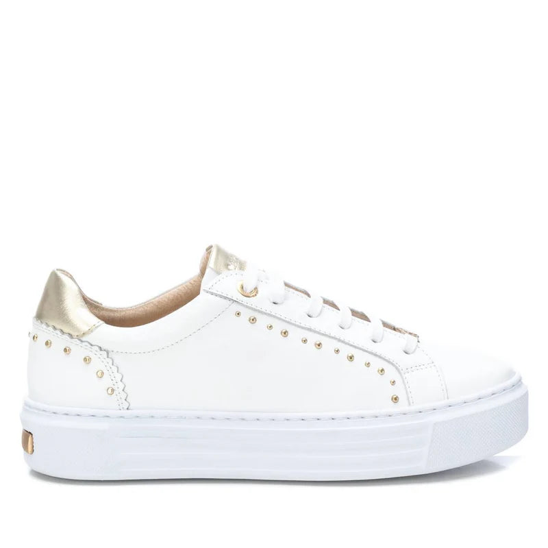 Carmela 161762 White Pumps