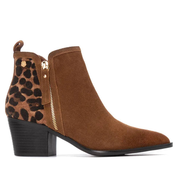 Carmela 16258201 botin suede camel animal boot
