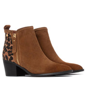 Carmela 16258201 botin suede camel animal boot