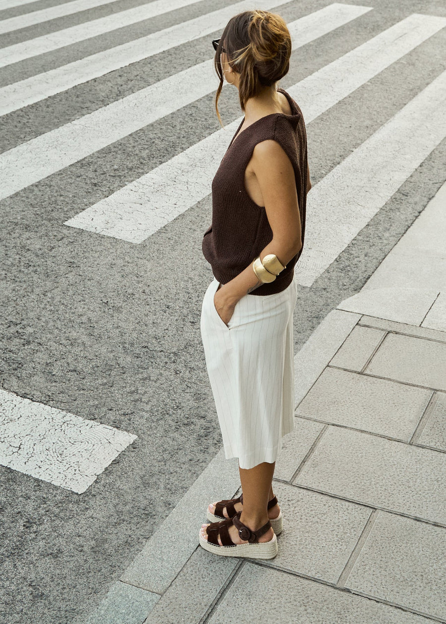 Macarena Anisa17 chocolate wedge
