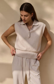 Yaya 01-000572 sleeveless sweater collar