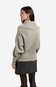 Yaya 01-000506 batwing sweater with collar