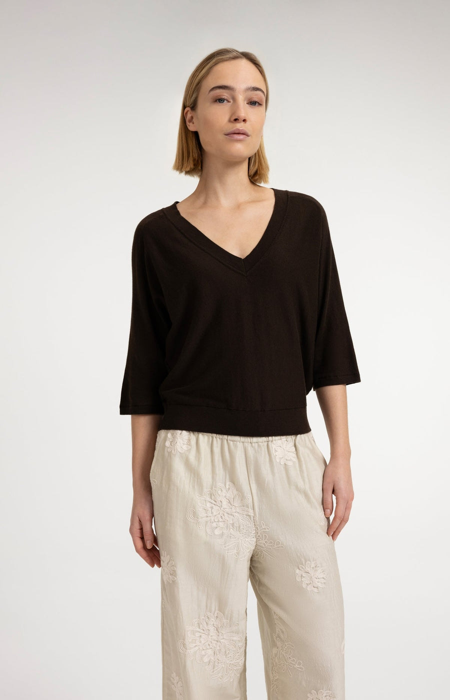 Yaya 01-000609 V neck sweater brown