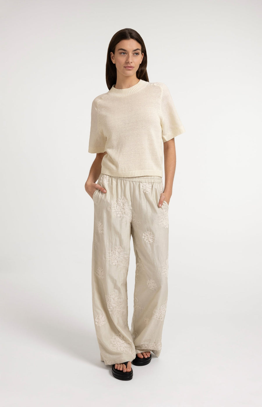 Yaya 01-000605 Knitted top with short sleeves beige