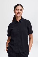 Load image into Gallery viewer, BYOUNG BYMMJOELLA CROP SHIRT BLACK
