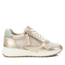 Load image into Gallery viewer, Carmela 162268 Gold leather trainer
