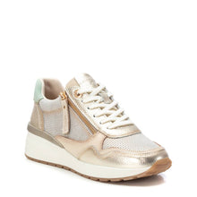 Load image into Gallery viewer, Carmela 162268 Gold leather trainer
