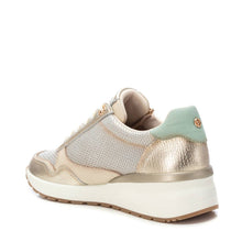 Load image into Gallery viewer, Carmela 162268 Gold leather trainer
