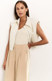 Yaya 02-00104-504 sleeveless cropped jacket sand