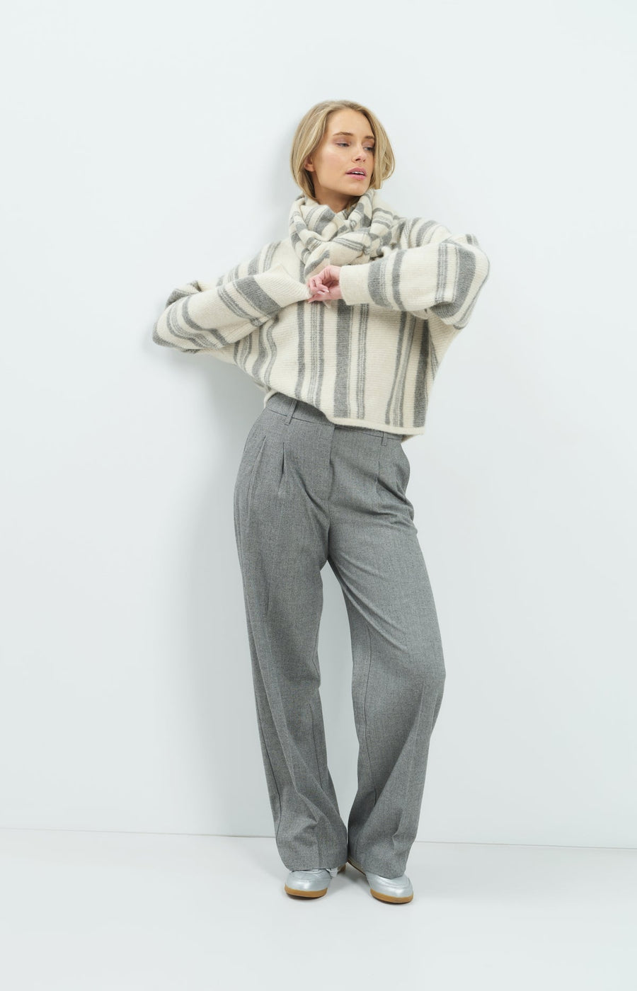 Yaya 01-301291 soft woven trousers grey