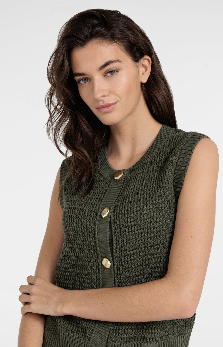 Yaya 01-010153 sleeveless textured cardi army green