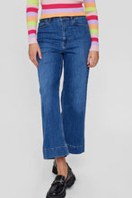 Load image into Gallery viewer, NUMPH NUPARIS JEANS CROPPED MED BLUE
