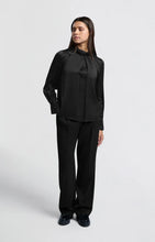 Load image into Gallery viewer, YAYA 01-701246-411 BLACK TURTLENECK BLOUSE
