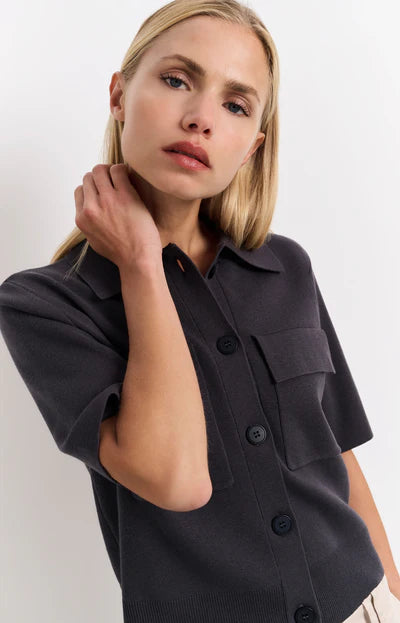 Yaya 01-010101-503 Short sleeve cardigan with chest pockets