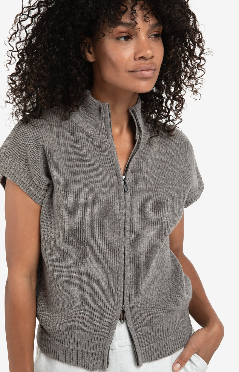 Yaya 01-010132-510 Sleeveless zip up cardi grey
