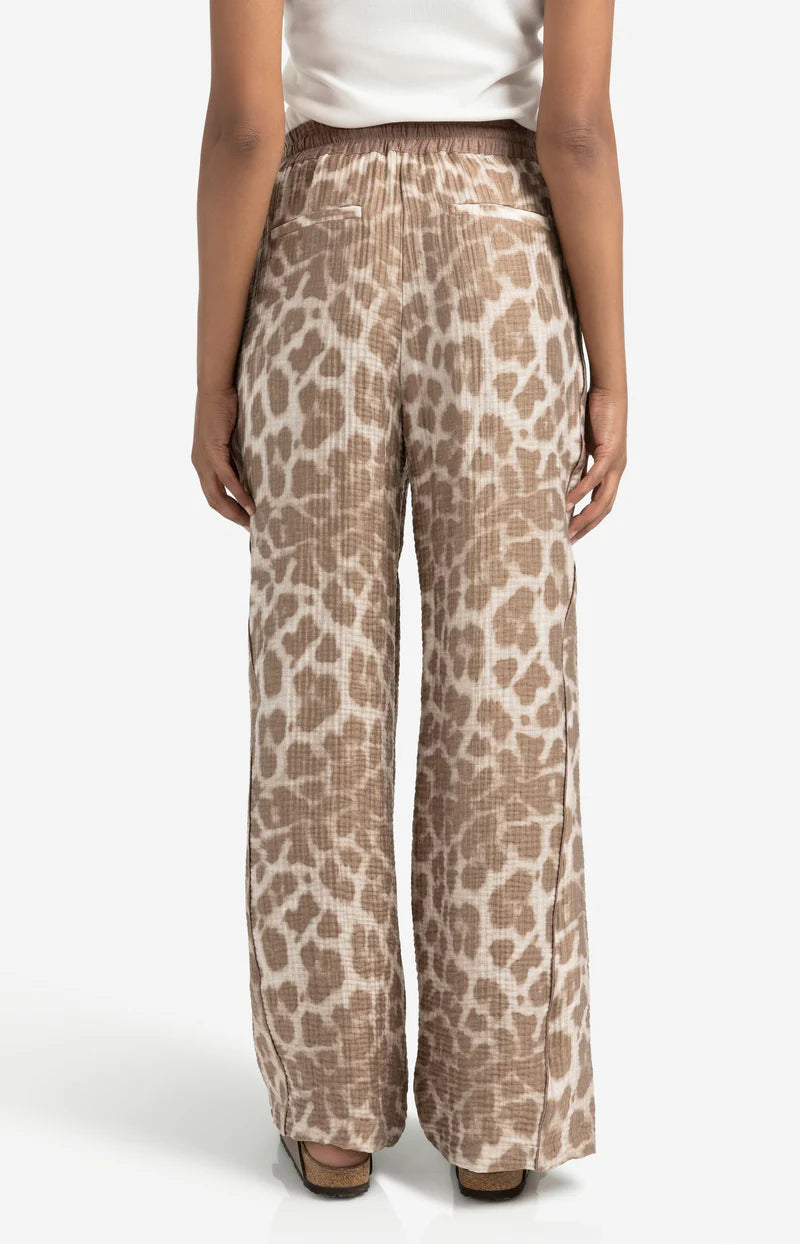 Yaya 01-301207-507 Airy leopard print trousers
