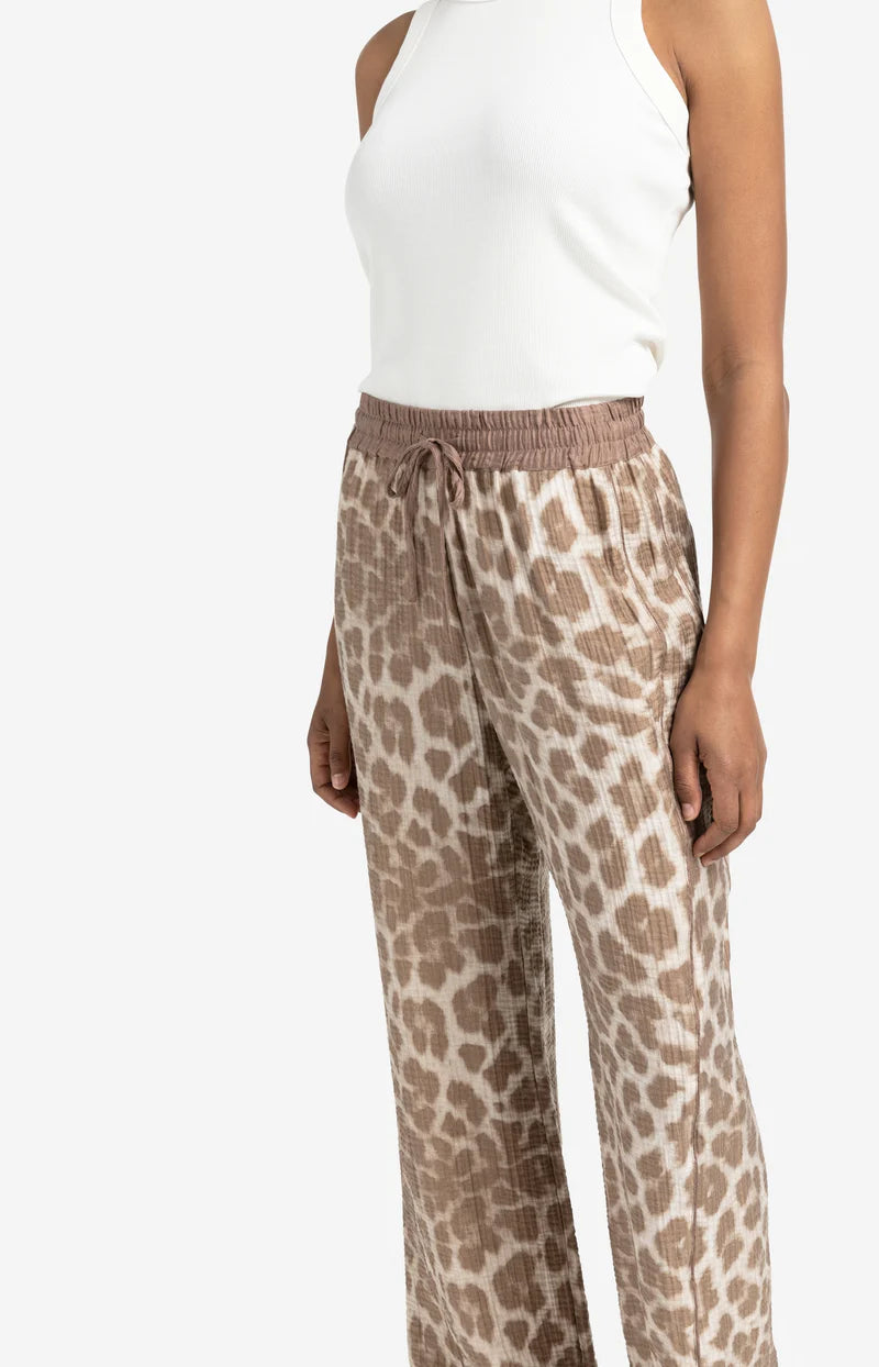 Yaya 01-301207-507 Airy leopard print trousers