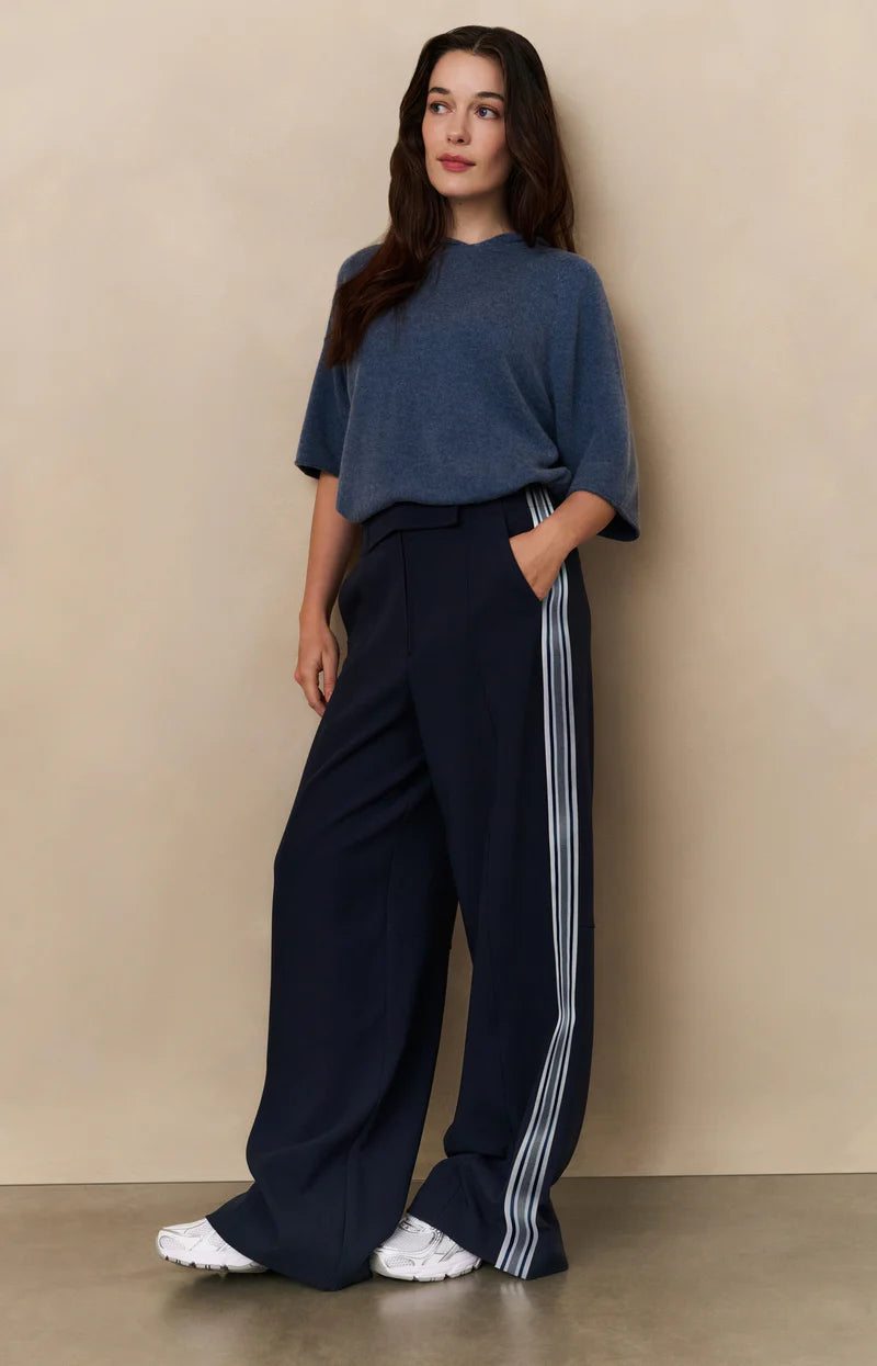 Yaya 01-3011215-50 High waist trousers with stripe nav