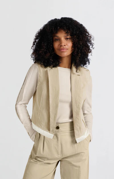 Yaya 01-709265-503 Long sleeve ribbed top with buttons