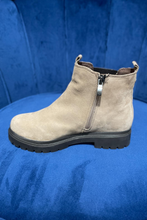 Load image into Gallery viewer, Caprice - Taupe suede boot
