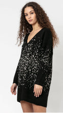 Load image into Gallery viewer, Religion - LEO TUNIC BLACK
